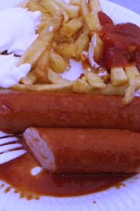 currywurst_pommes_schranke